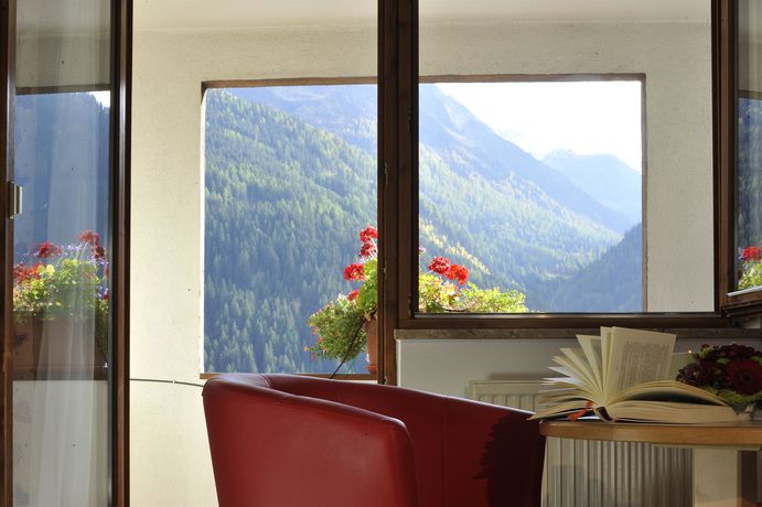 Imagen de los interiores del Hotel Alpina Arlberg. Foto 13