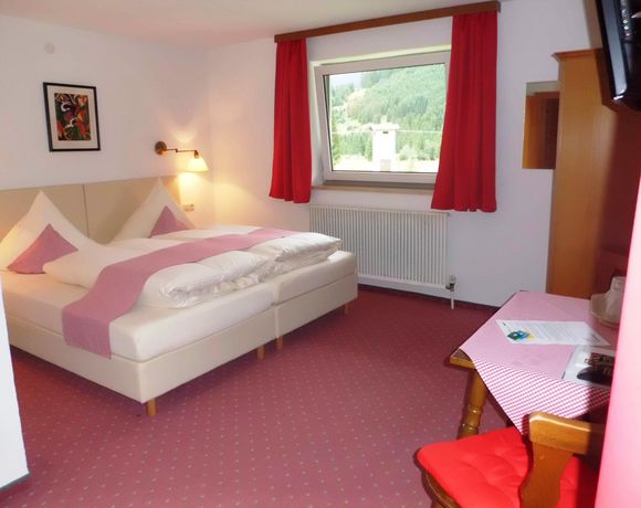 Imagen de la habitación del Hotel Alpina, Gr&auml;n. Foto 9