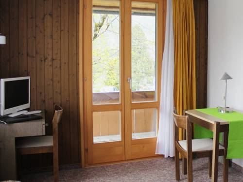 Imagen de la habitación del Hotel Alpina, KANDERSTEG. Foto 12