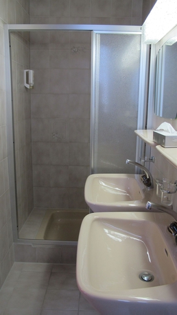 Imagen de la habitación del Hotel Alpina, Lucerna. Foto 3