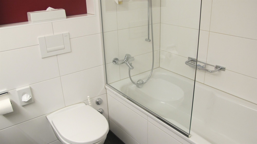 Imagen de la habitación del Hotel Alpina, Lucerna. Foto 5