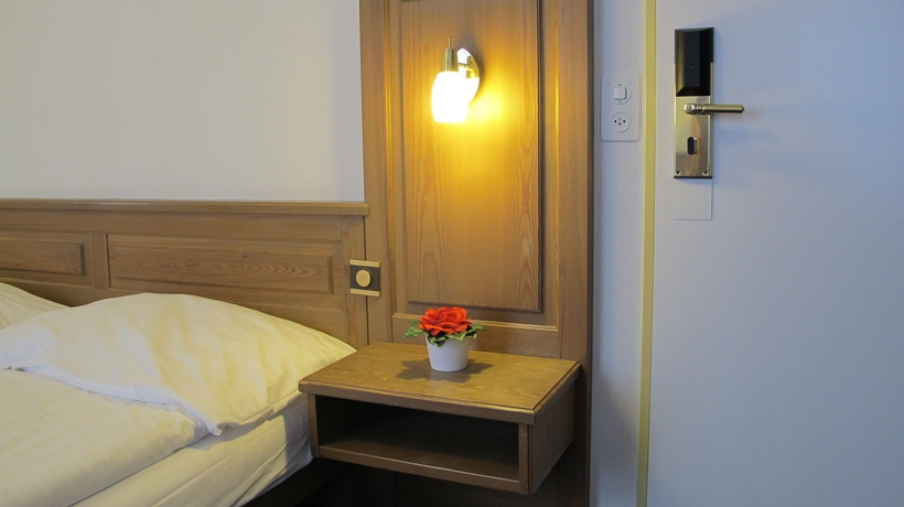 Imagen de la habitación del Hotel Alpina, Lucerna. Foto 6