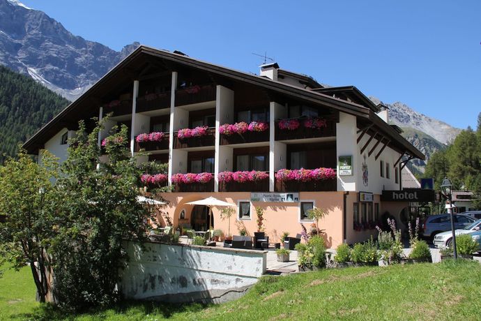 Imagen de los exteriores del Hotel Alpina Mountain Resort. Foto 14