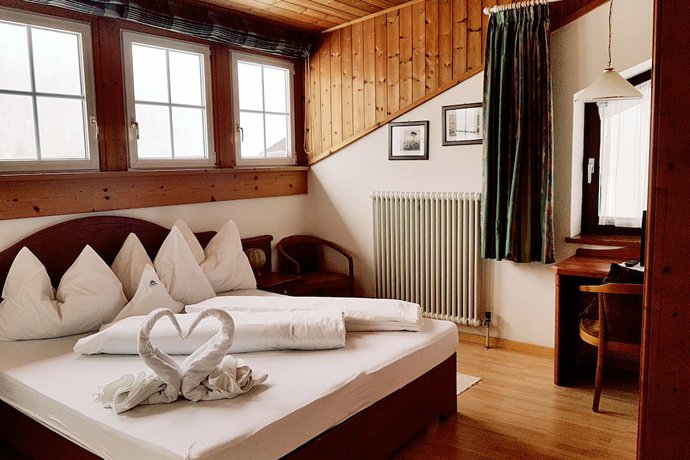 Imagen de la habitación del Hotel Alpina Mountain Resort. Foto 8