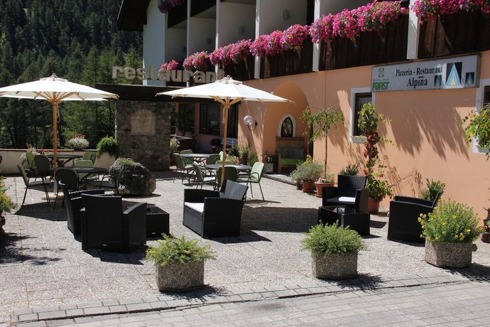 Imagen de los exteriores del Hotel Alpina Mountain Resort. Foto 15