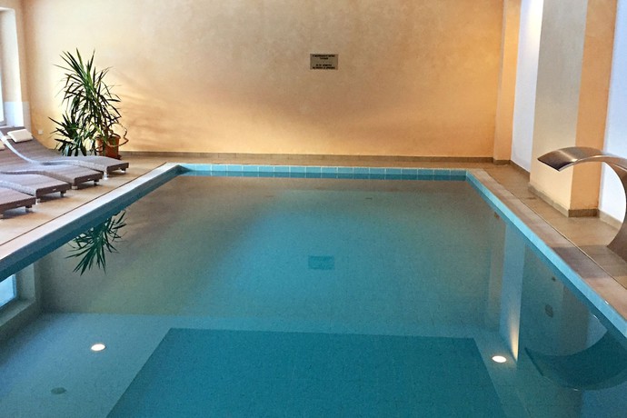 Imagen de la piscina del Hotel Alpina Mountain Resort. Foto 19