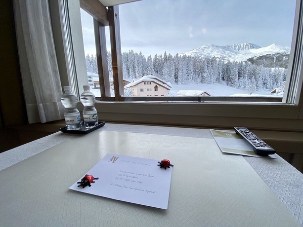 Imagen de la habitación del Hotel Alpina Parpan. Foto 12