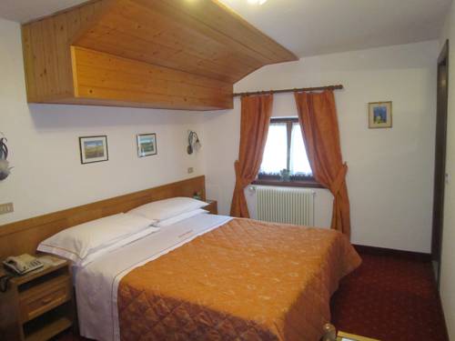 Imagen de la habitación del Hotel Alpina, Pinzolo. Foto 2