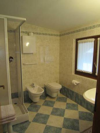 Imagen de la habitación del Hotel Alpina, Pinzolo. Foto 5