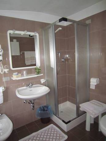 Imagen de la habitación del Hotel Alpina, Pinzolo. Foto 8
