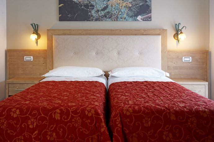 Imagen de la habitación del Hotel Alpina, Pinzolo. Foto 14