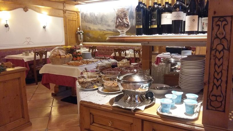 Imagen del bar/restaurante del Hotel Alpina, Pinzolo. Foto 6
