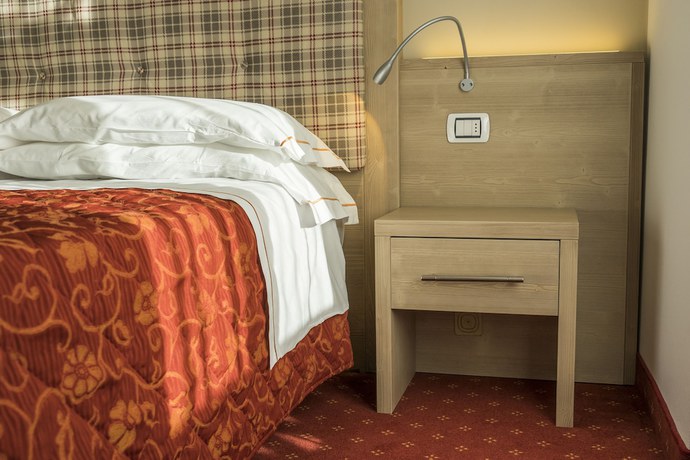Imagen de la habitación del Hotel Alpina, Pinzolo. Foto 19