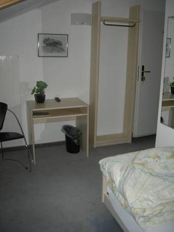 Imagen de la habitación del Hotel Alpina, Pragg-Jenaz. Foto 6