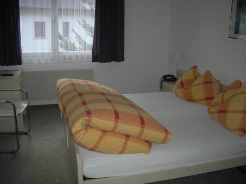 Imagen de la habitación del Hotel Alpina, Pragg-Jenaz. Foto 15