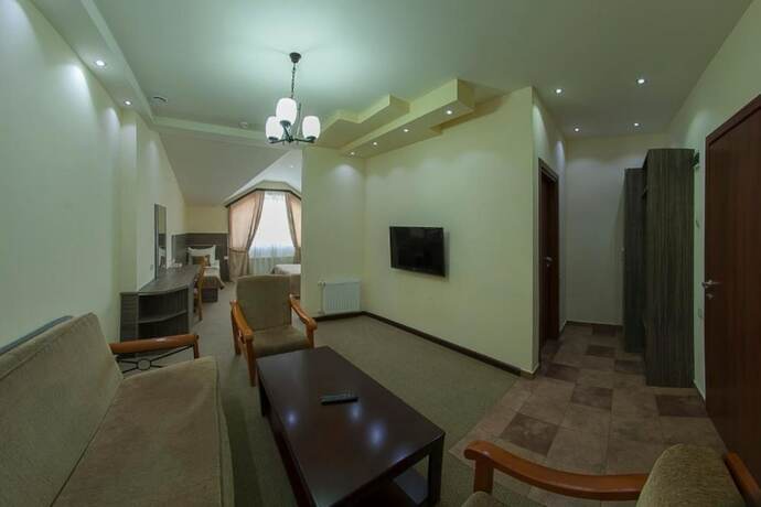 Imagen de la habitación del Hotel Alpina Resort by Stellars, Tsaghkadzor. Foto 19