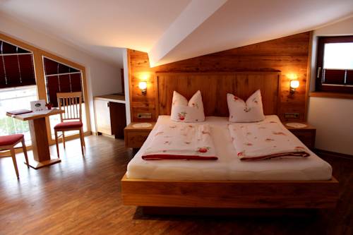 Imagen de la habitación del Hotel Alpina, Ried im Zillertal. Foto 6