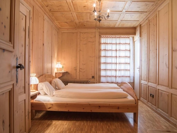 Imagen de la habitación del Hotel Alpina, Zernez. Foto 4