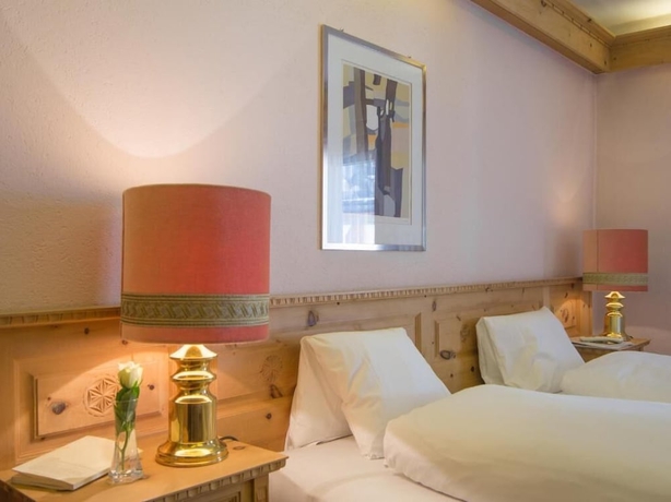 Imagen de la habitación del Hotel Alpina, Zernez. Foto 5