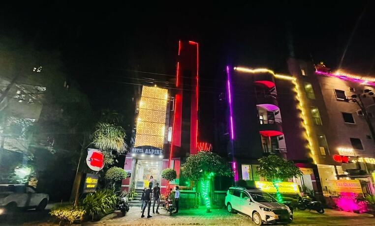 Imagen general del Hotel Alpine By The Golden Taj Group. Foto 4