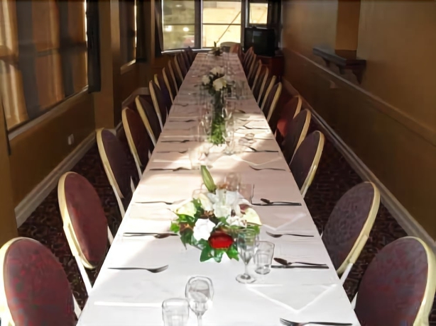 Imagen del bar/restaurante del Hotel Alpine, Cooma. Foto 5