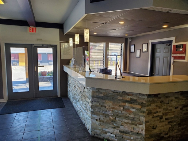 Imagen de los interiores del Hotel Alpine Inn, ABBOTSFORD. Foto 16