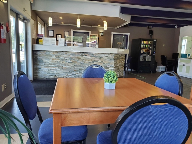 Imagen de los interiores del Hotel Alpine Inn, ABBOTSFORD. Foto 17