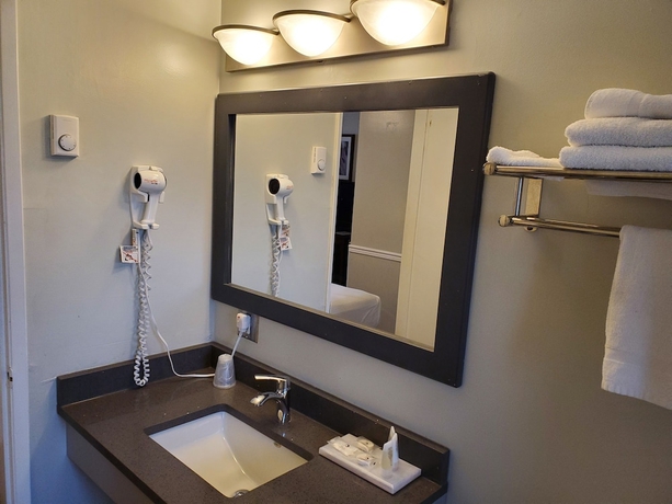 Imagen de la habitación del Hotel Alpine Inn, ABBOTSFORD. Foto 13