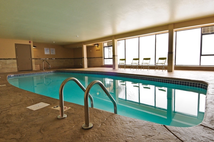 Imagen de la piscina del Hotel Alpine Inn. Foto 18