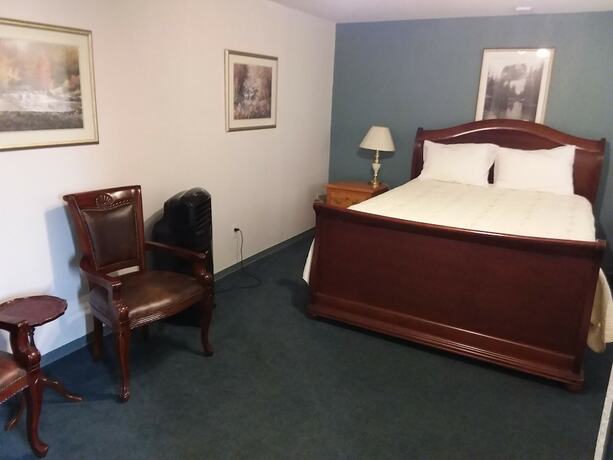 Imagen de la habitación del Hotel Alpine Inn, Valemount. Foto 14