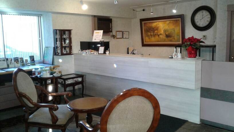 Imagen general del Hotel Alpine Inn, Valemount. Foto 8