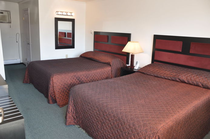 Imagen de los interiores del Hotel Alpine Inn and Suites, Revelstoke. Foto 14