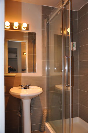 Imagen de los interiores del Hotel Alpine Inn and Suites, Revelstoke. Foto 16