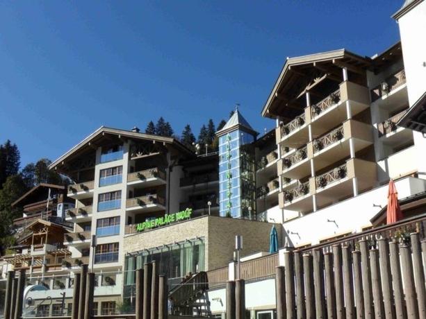 Imagen general del Hotel Alpine Palace. Foto 9