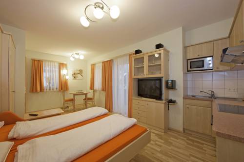 Imagen de la habitación del Hotel Alpine Spa Residence. Foto 6