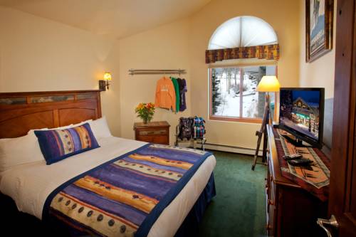 Imagen de la habitación del Hotel Alpine Village Suites. Foto 2