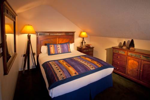 Imagen de la habitación del Hotel Alpine Village Suites. Foto 3