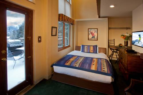Imagen de la habitación del Hotel Alpine Village Suites. Foto 6