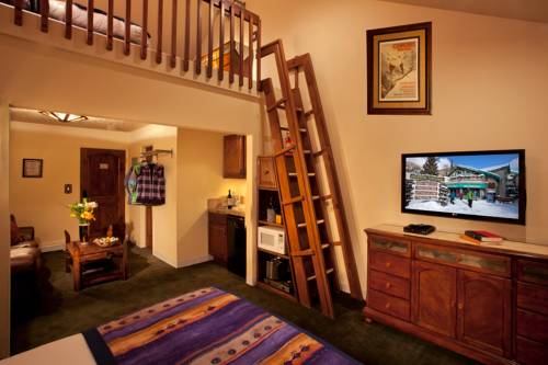 Imagen de la habitación del Hotel Alpine Village Suites. Foto 12