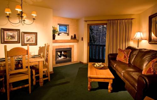 Imagen de la habitación del Hotel Alpine Village Suites. Foto 15