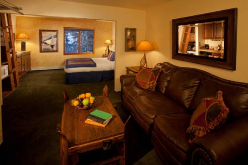 Imagen de la habitación del Hotel Alpine Village Suites. Foto 16