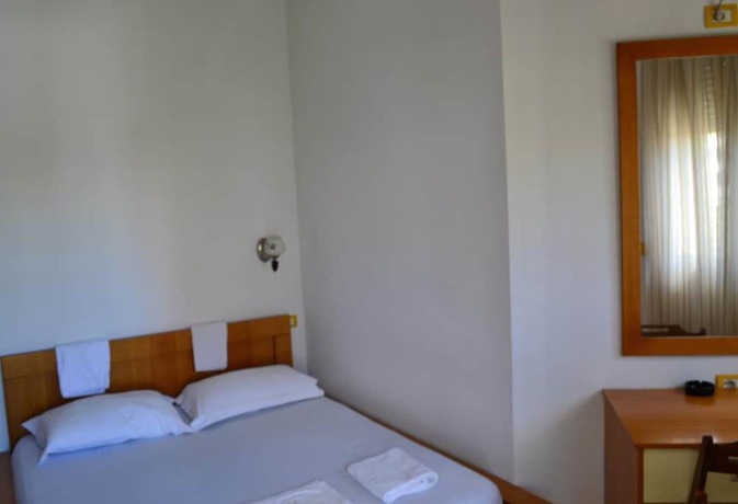 Imagen de la habitación del Hotel Alpine, Vlore. Foto 11