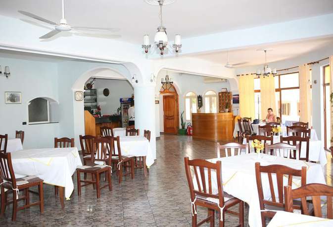 Imagen del bar/restaurante del Hotel Alpine, Vlore. Foto 4