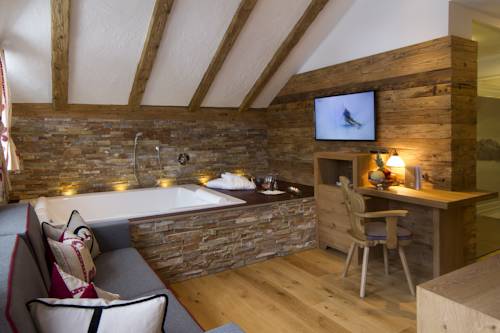 Imagen de la habitación del Hotel Alpinhotel Monte Superior. Foto 11