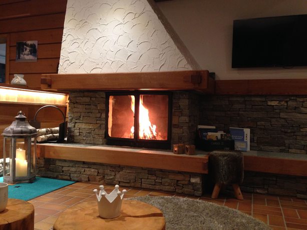 Imagen del bar/restaurante del Hotel Alpinhotel Zerres. Foto 2