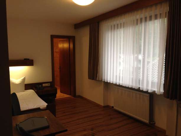 Imagen de la habitación del Hotel Alpinhotel Zerres. Foto 8