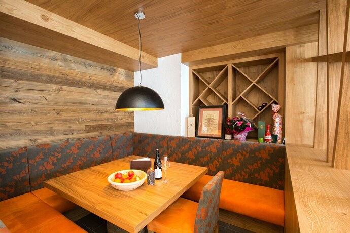 Imagen de los interiores del Hotel Alpinium. Foto 30