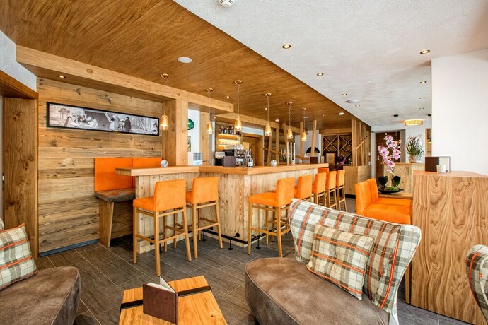 Imagen de los interiores del Hotel Alpinium. Foto 32