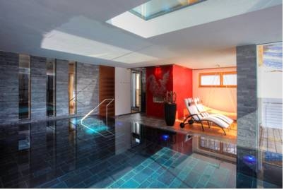 Imagen de la piscina del Hotel Alpinlodge y Spa. Foto 7