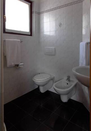 Imagen de la habitación del Hotel Alpino, Cavagnano. Foto 12